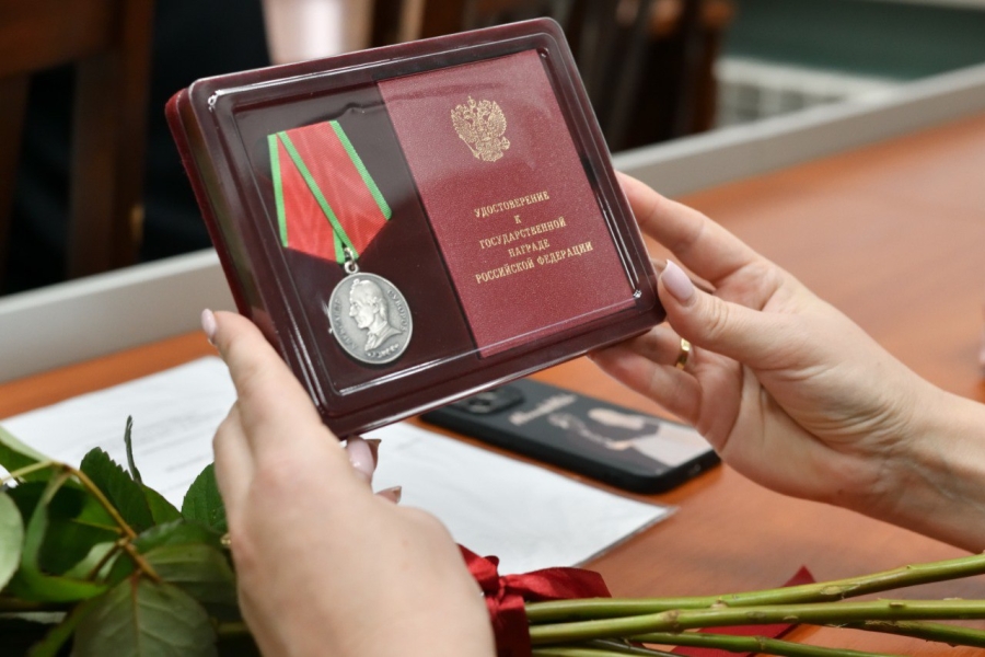 В Майкопе семьям погибших на СВО военнослужащих передали государственные награды